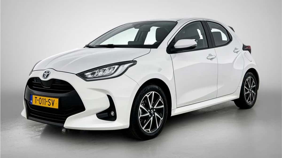 Toyota Yaris (2023) — foto 1