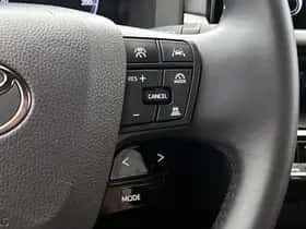 Toyota C-HR (2025) thumbnail 14