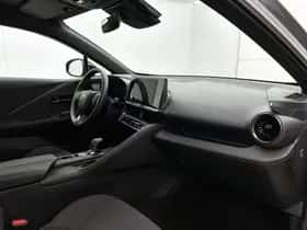 Toyota C-HR (2025) thumbnail 6