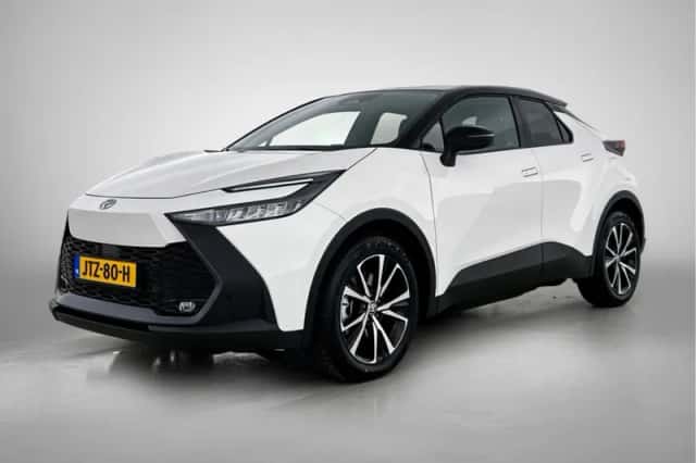 Toyota C-HR (2025) thumbnail 1