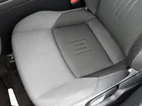 Toyota C-HR (2025) thumbnail 27