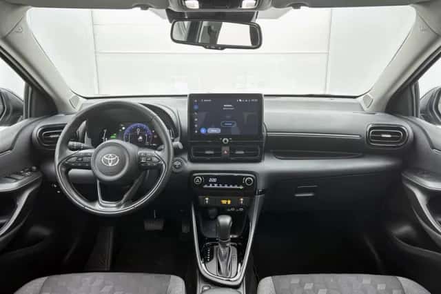 Toyota Yaris (2025) thumbnail 2