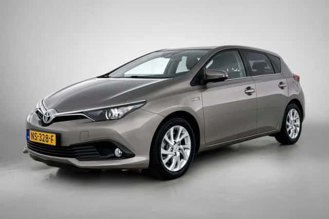 Toyota Auris (2016) thumbnail 1