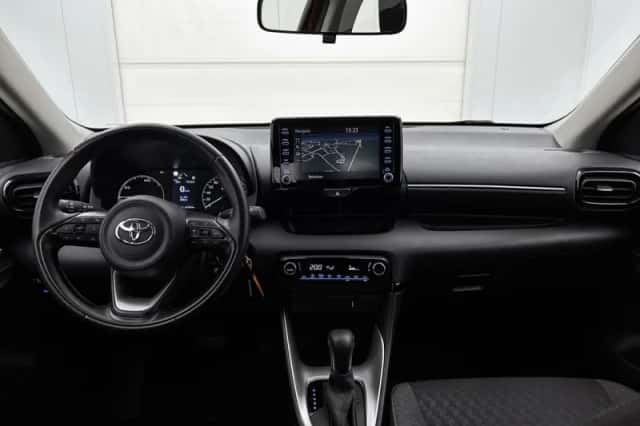 Toyota Yaris (2022) thumbnail 4