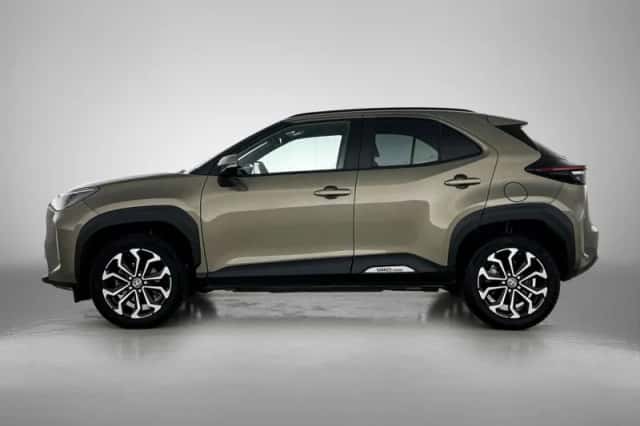 Toyota Yaris_Cross (2024) thumbnail 3