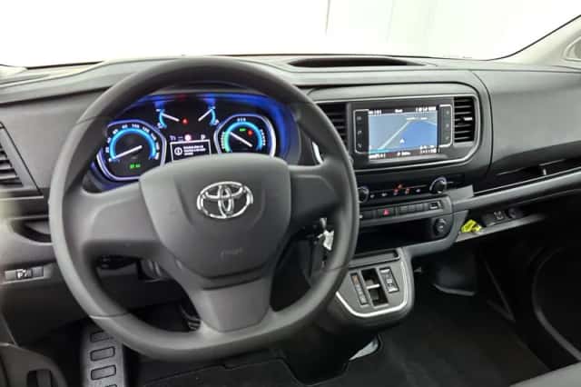 Toyota Proace (2025) thumbnail 4