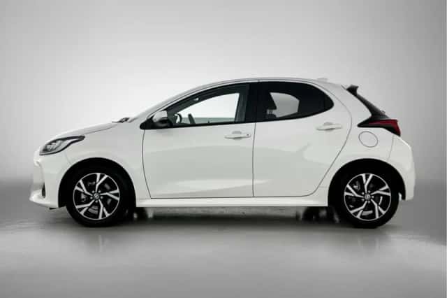 Toyota Yaris (2025) thumbnail 3