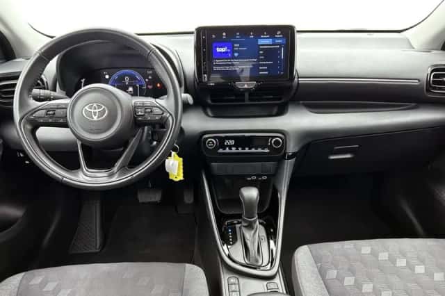Toyota Yaris (2025) thumbnail 4