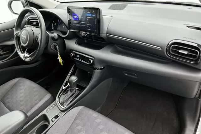 Toyota Yaris (2025) thumbnail 6