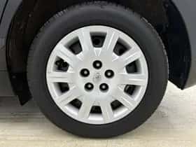 Toyota Verso (2010) thumbnail 22