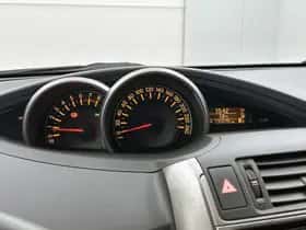 Toyota Verso (2010) thumbnail 5