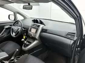 Toyota Verso (2010) thumbnail 6