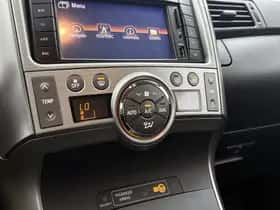 Toyota Verso (2010) thumbnail 9