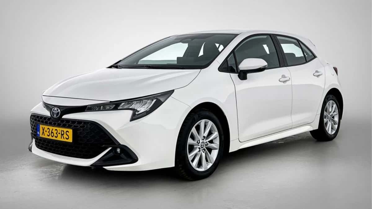 Toyota Corolla (2024) — foto 1