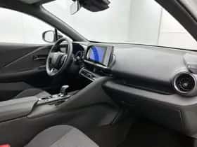 Toyota C-HR (2025) thumbnail 6
