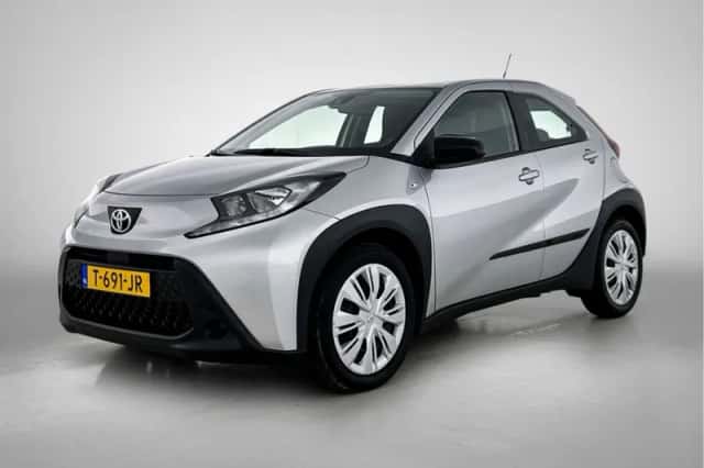 Toyota Aygo (2023) thumbnail 1