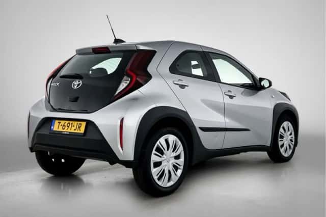 Toyota Aygo (2023) thumbnail 2