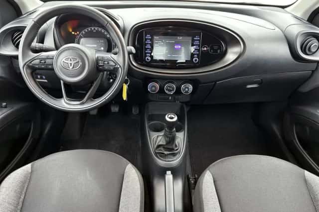 Toyota Aygo (2023) thumbnail 4