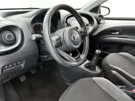 Toyota Aygo (2022) thumbnail 34