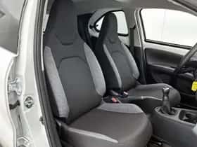 Toyota Aygo (2022) thumbnail 37