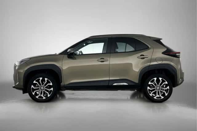 Toyota Yaris_Cross (2024) thumbnail 3