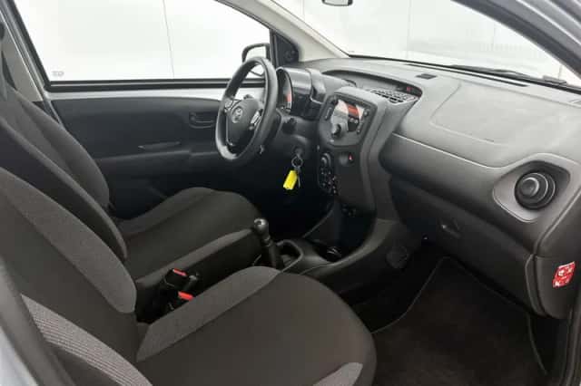 Toyota Aygo (2021) thumbnail 6