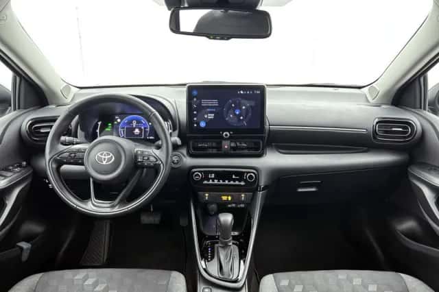 Toyota Yaris (2025) thumbnail 4