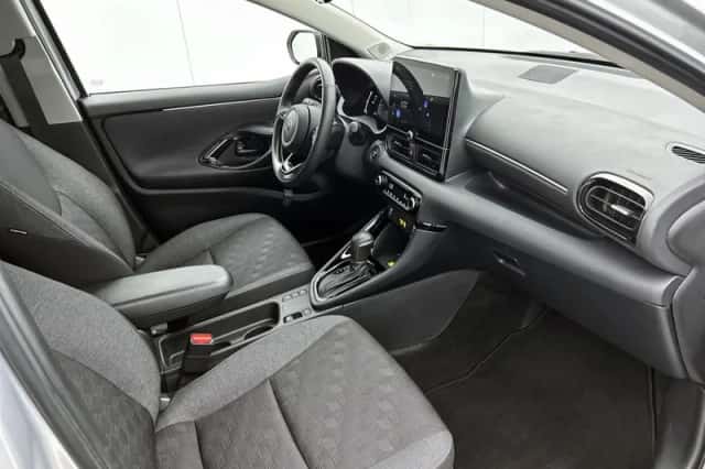 Toyota Yaris (2025) thumbnail 6
