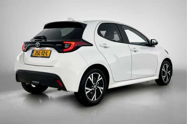 Toyota Yaris (2025) thumbnail 2