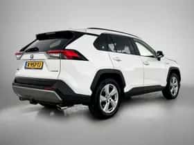 Toyota RAV4 (2021) thumbnail 2