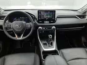 Toyota RAV4 (2021) thumbnail 4