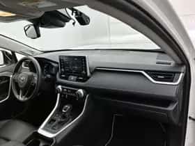 Toyota RAV4 (2021) thumbnail 6