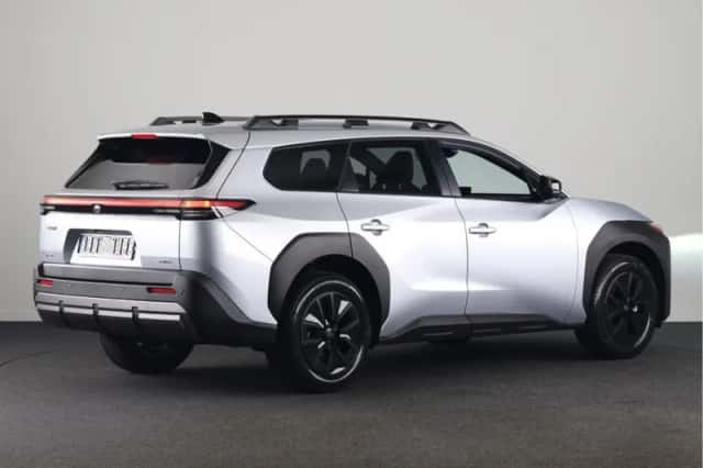 Toyota bZ4X (2026) thumbnail 2