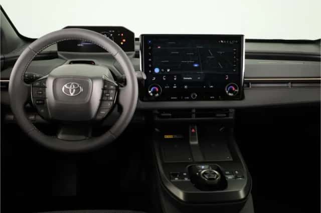 Toyota bZ4X (2026) thumbnail 4
