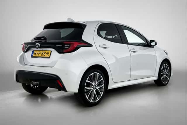 Toyota Yaris (2025) thumbnail 2