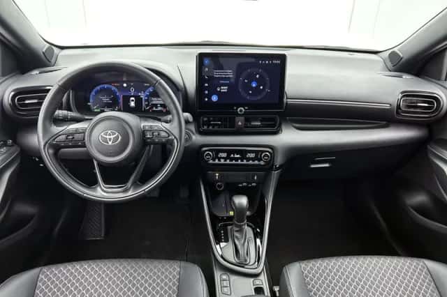Toyota Yaris (2025) thumbnail 4