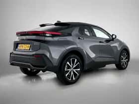 Toyota C-HR (2025) thumbnail 2