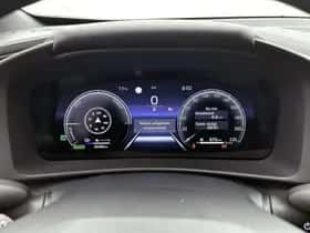 Toyota C-HR (2025) thumbnail 5