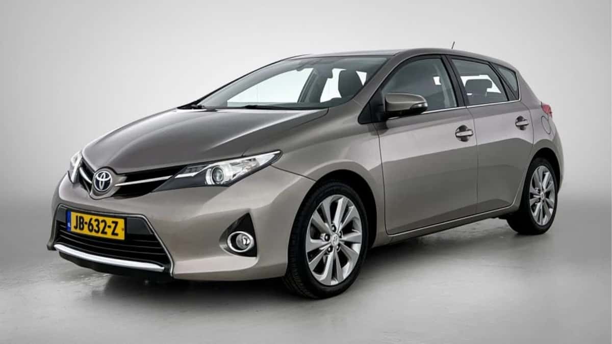 Toyota Auris (2015) — foto 1