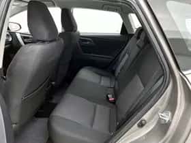 Toyota Auris (2015) thumbnail 16