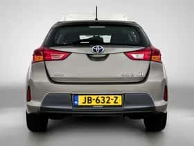 Toyota Auris (2015) thumbnail 20