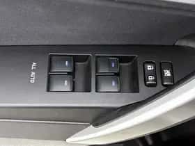 Toyota Auris (2015) thumbnail 21