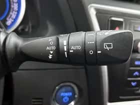 Toyota Auris (2015) thumbnail 25