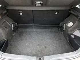 Toyota Auris (2015) thumbnail 28