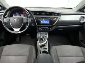 Toyota Auris (2015) thumbnail 4