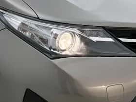 Toyota Auris (2015) thumbnail 32