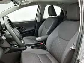 Toyota Yaris (2025) thumbnail 16