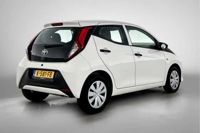 Toyota Aygo (2020) thumbnail 2