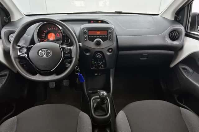 Toyota Aygo (2020) thumbnail 4