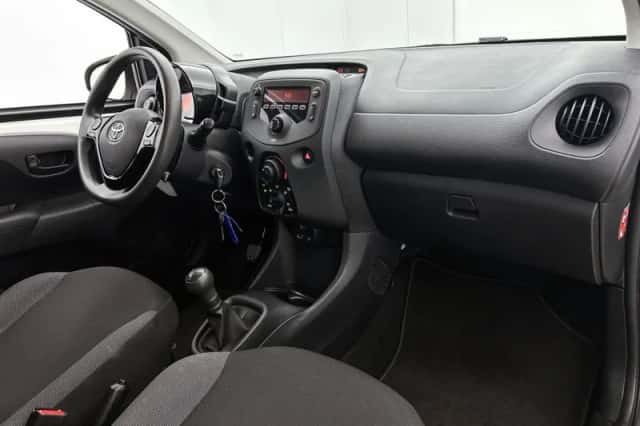 Toyota Aygo (2020) thumbnail 6